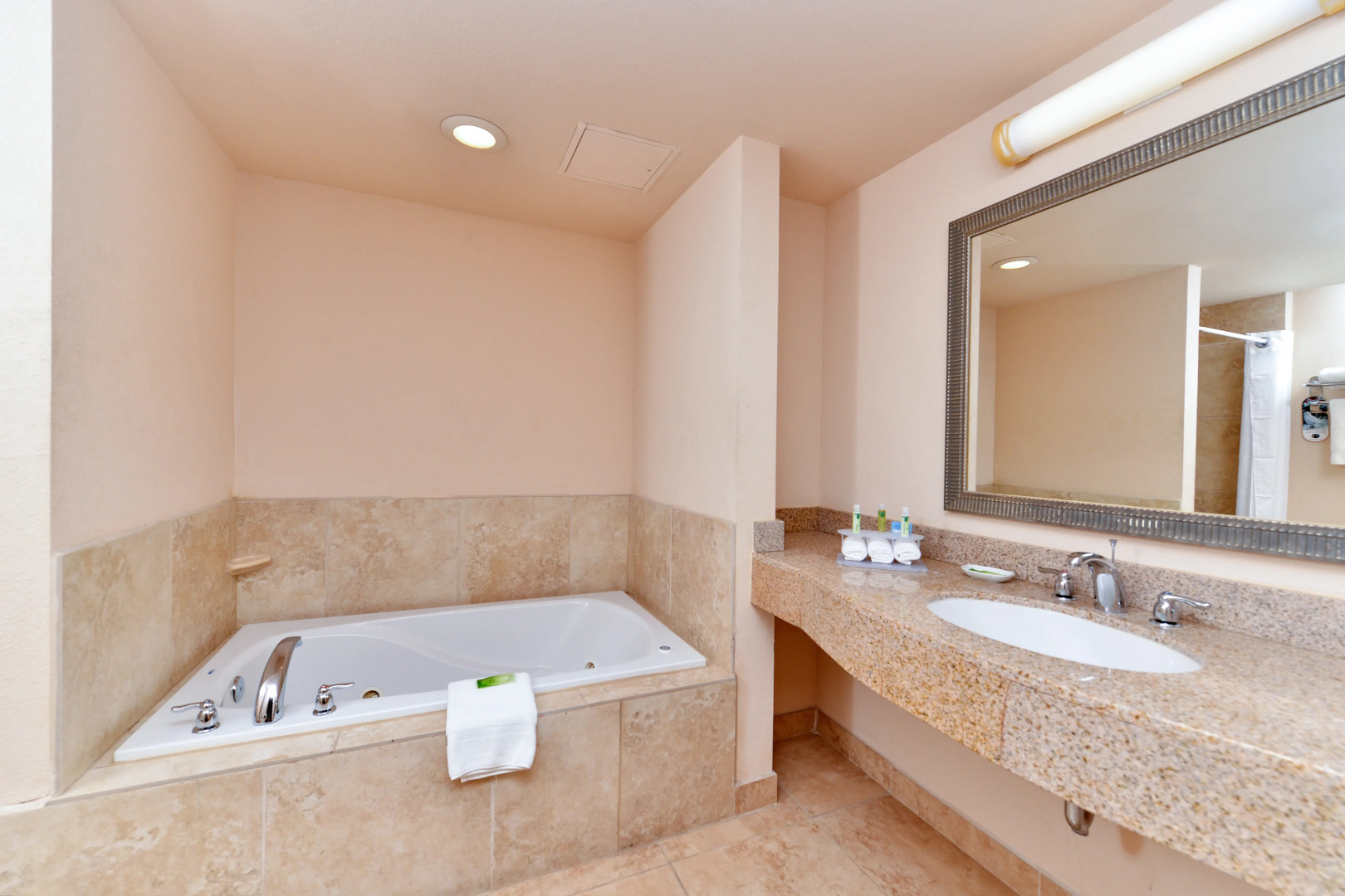 Holiday Inn Express & Suites Albuquerque Historic Old Town by IHG