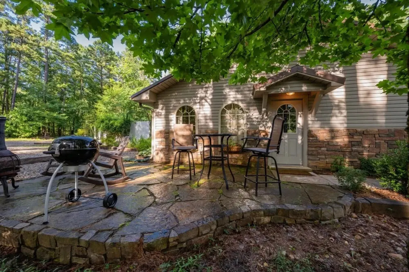 Rose Lane Cottage Studio With Game Room and Private Hot Tub by Redawning