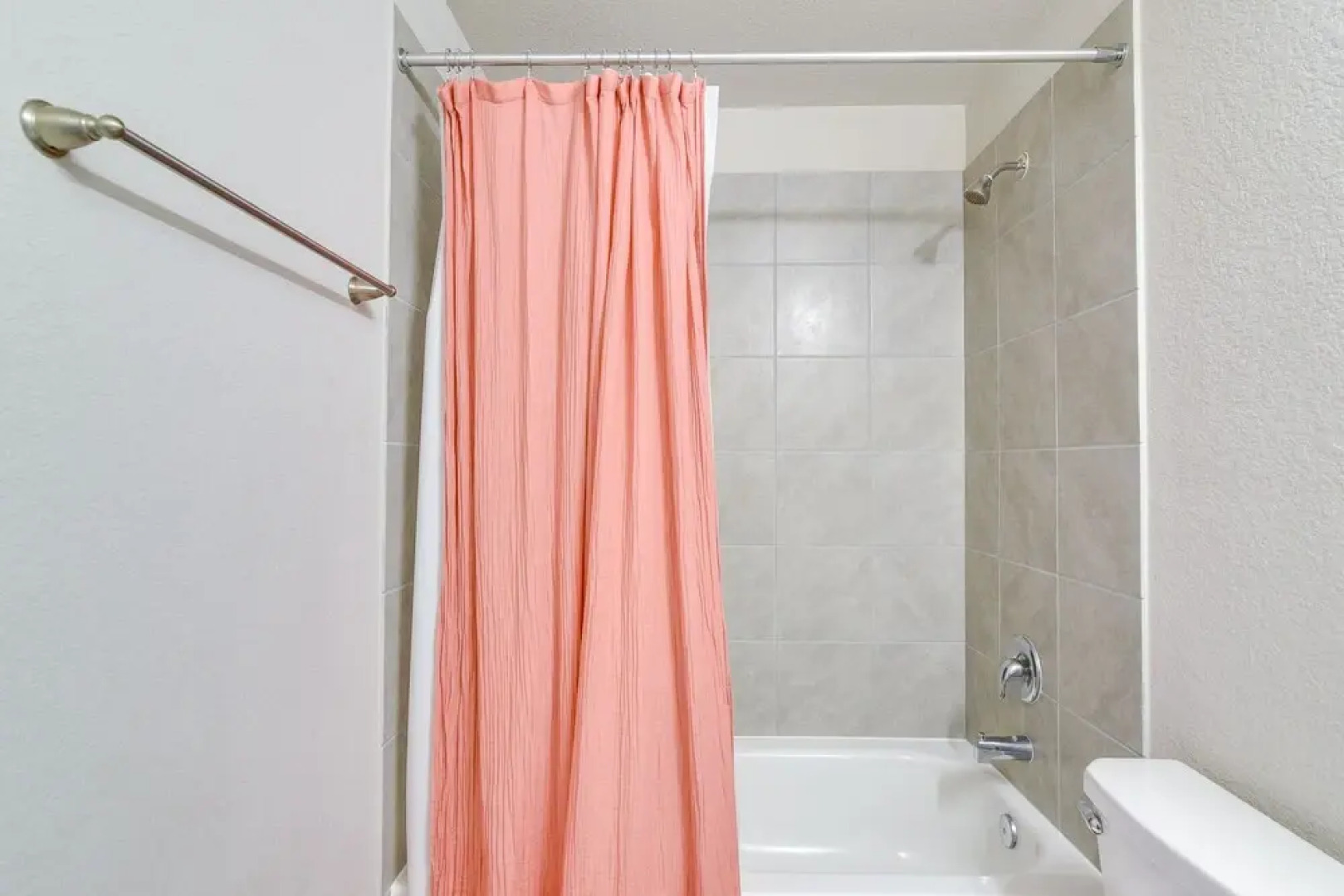 La Porte Home w/ Balconies: Walk to Beach!