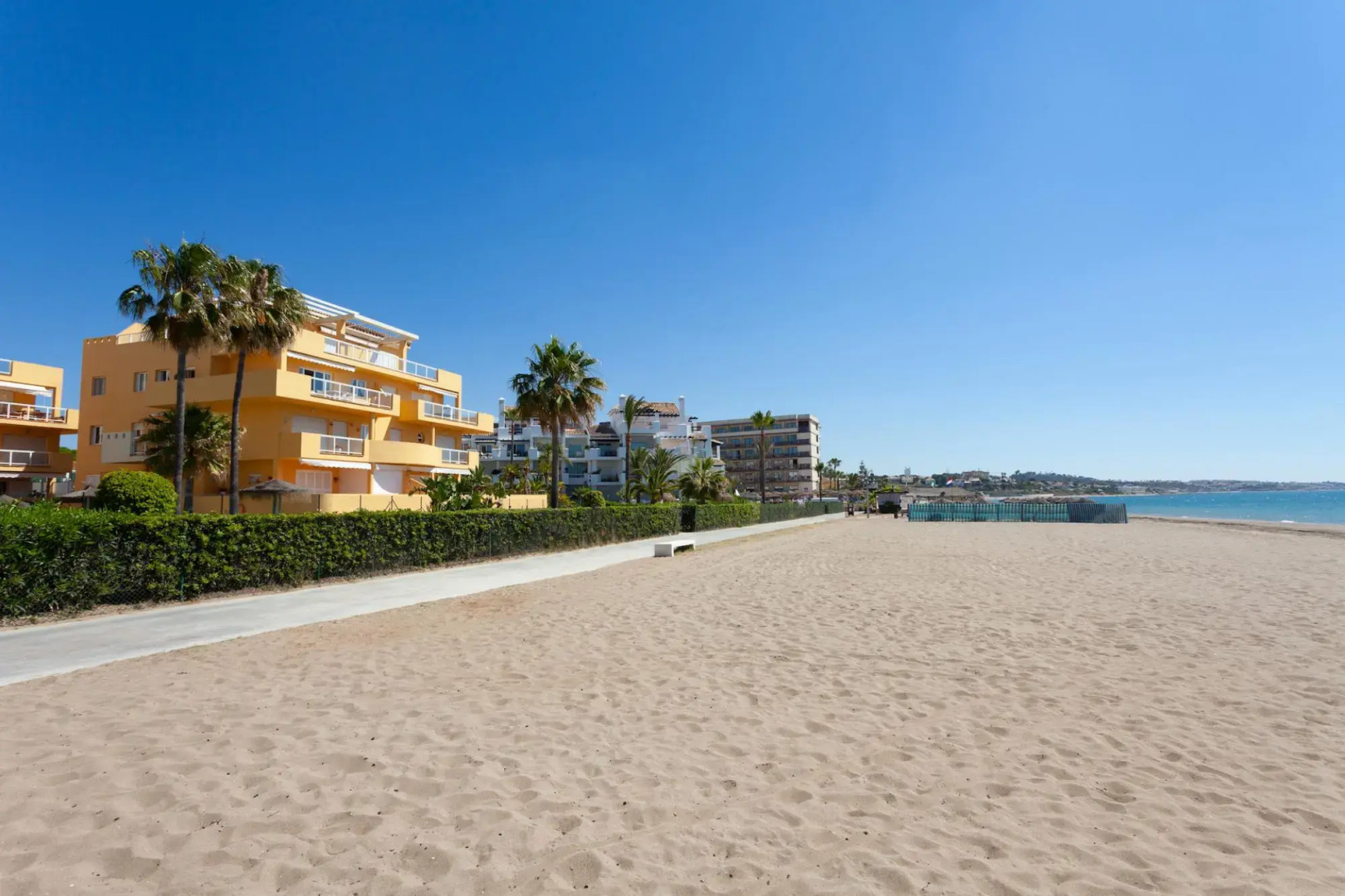 3 bedroom beachfront apartment La Cala de Mijas