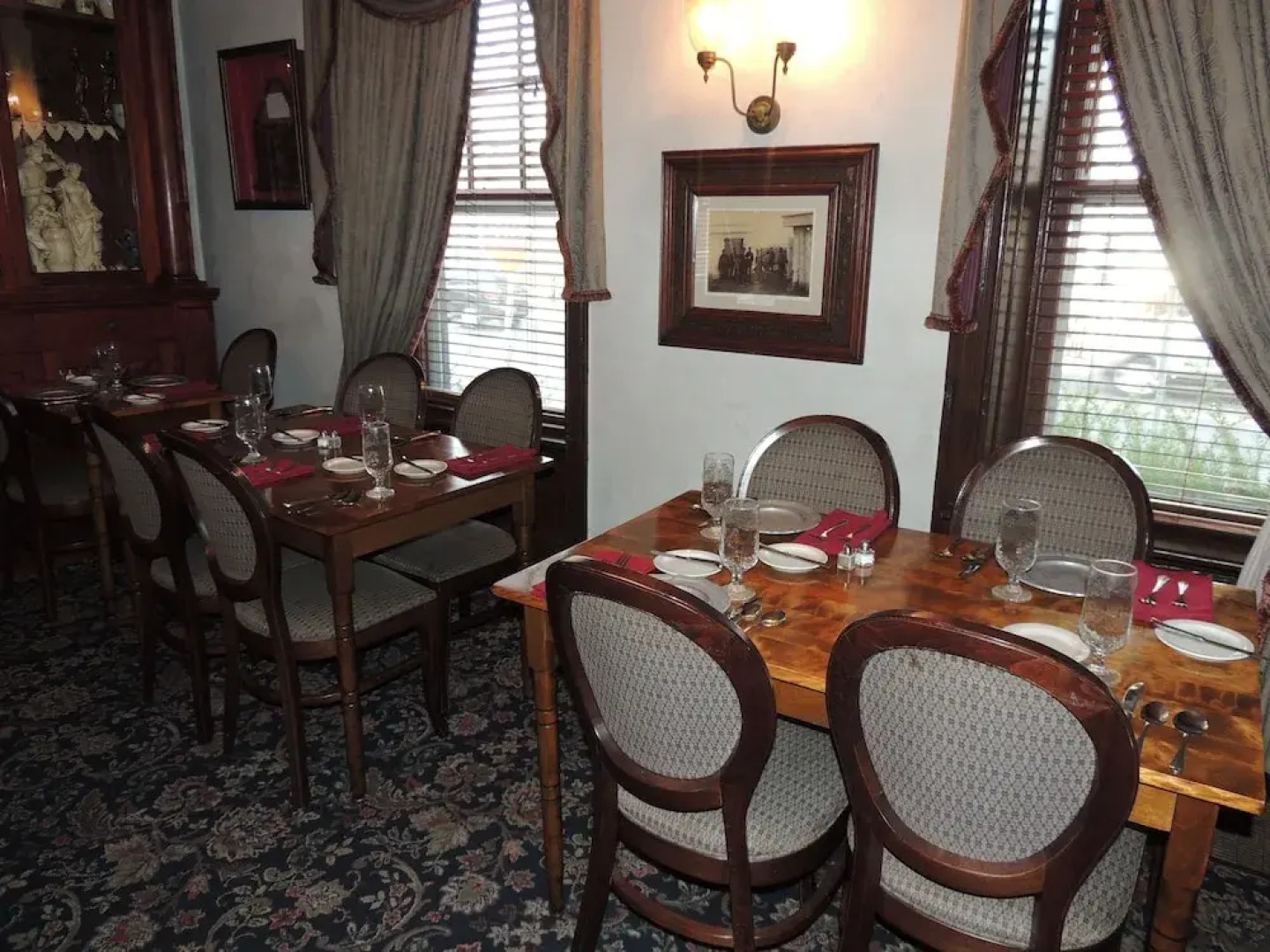 Historic Farnsworth House Inn