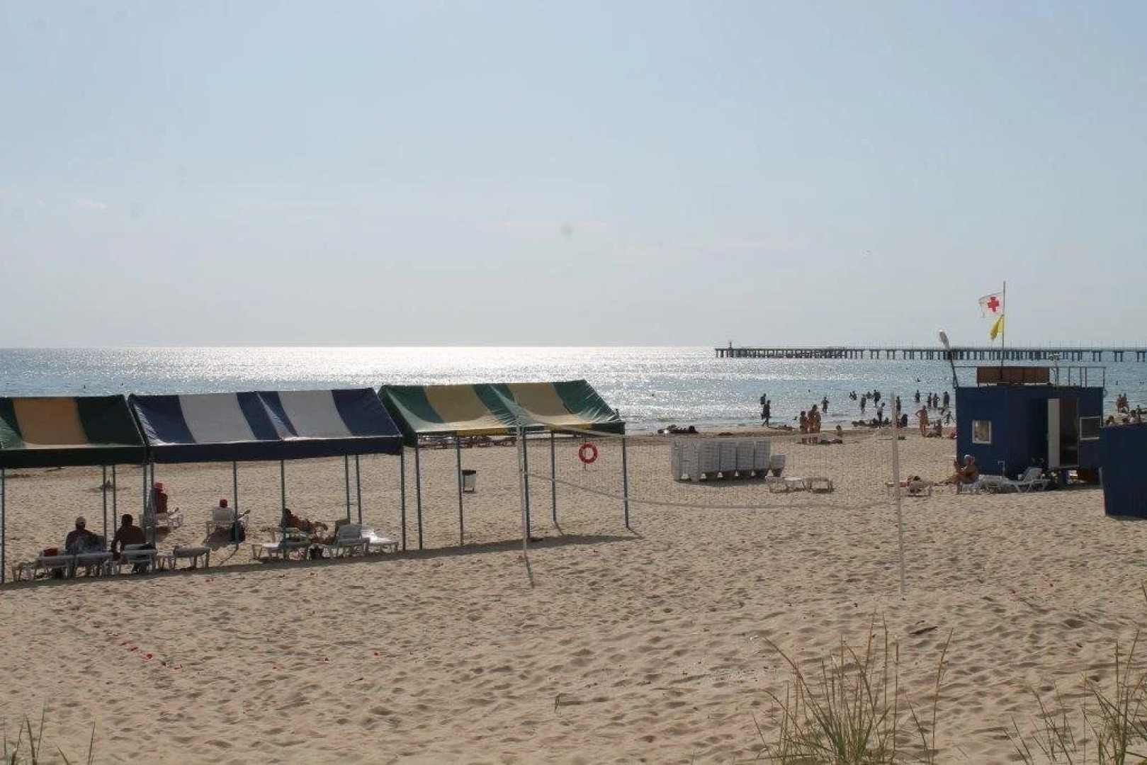 Белый песок