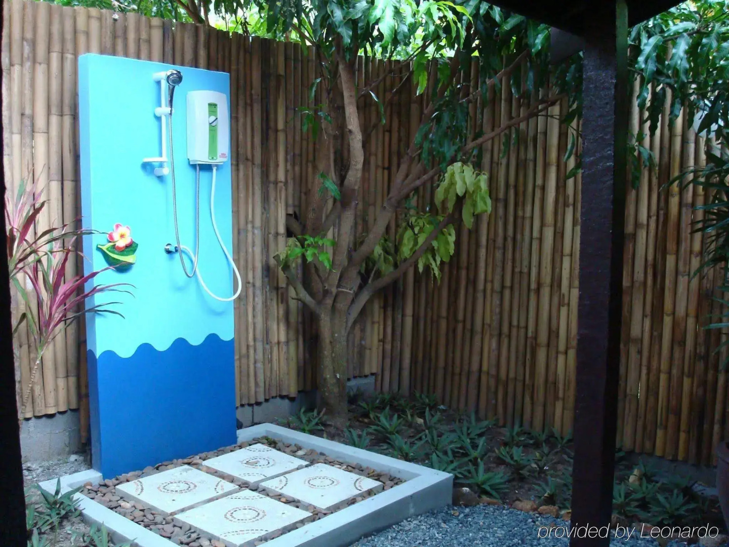 Tropical Garden Lounge