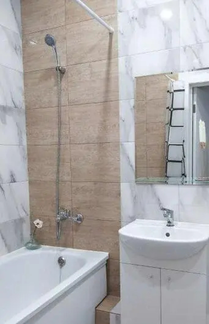 Апартаменты на улице Чингиза Айтматова 9