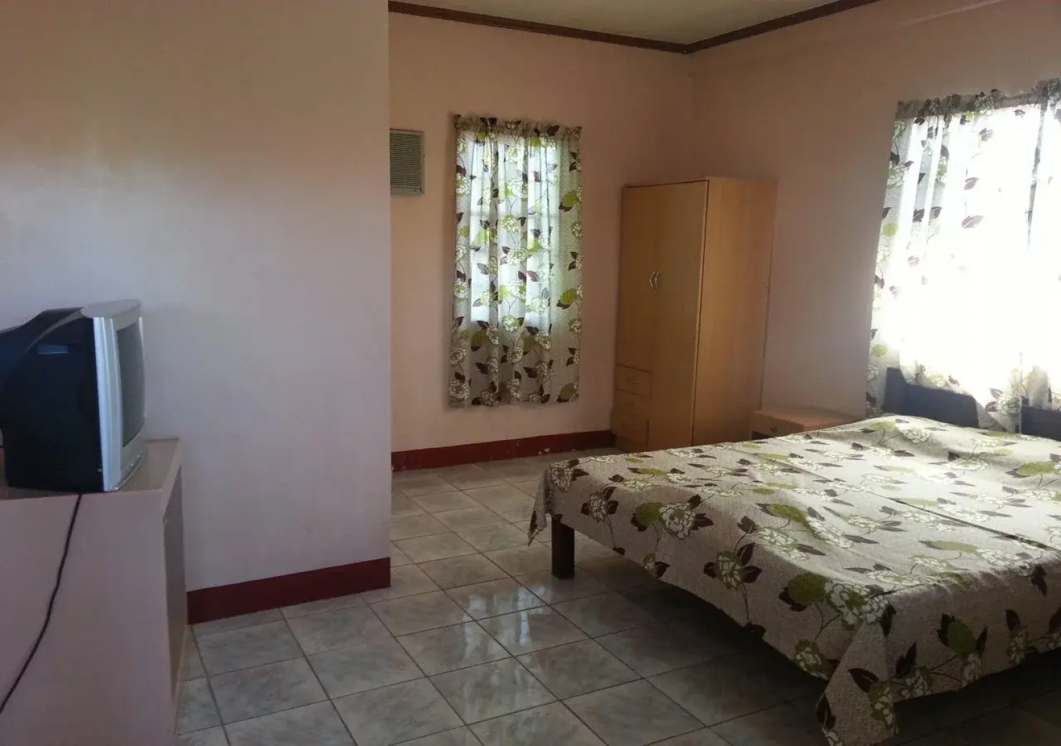 Tropical View Inn and Restaurant