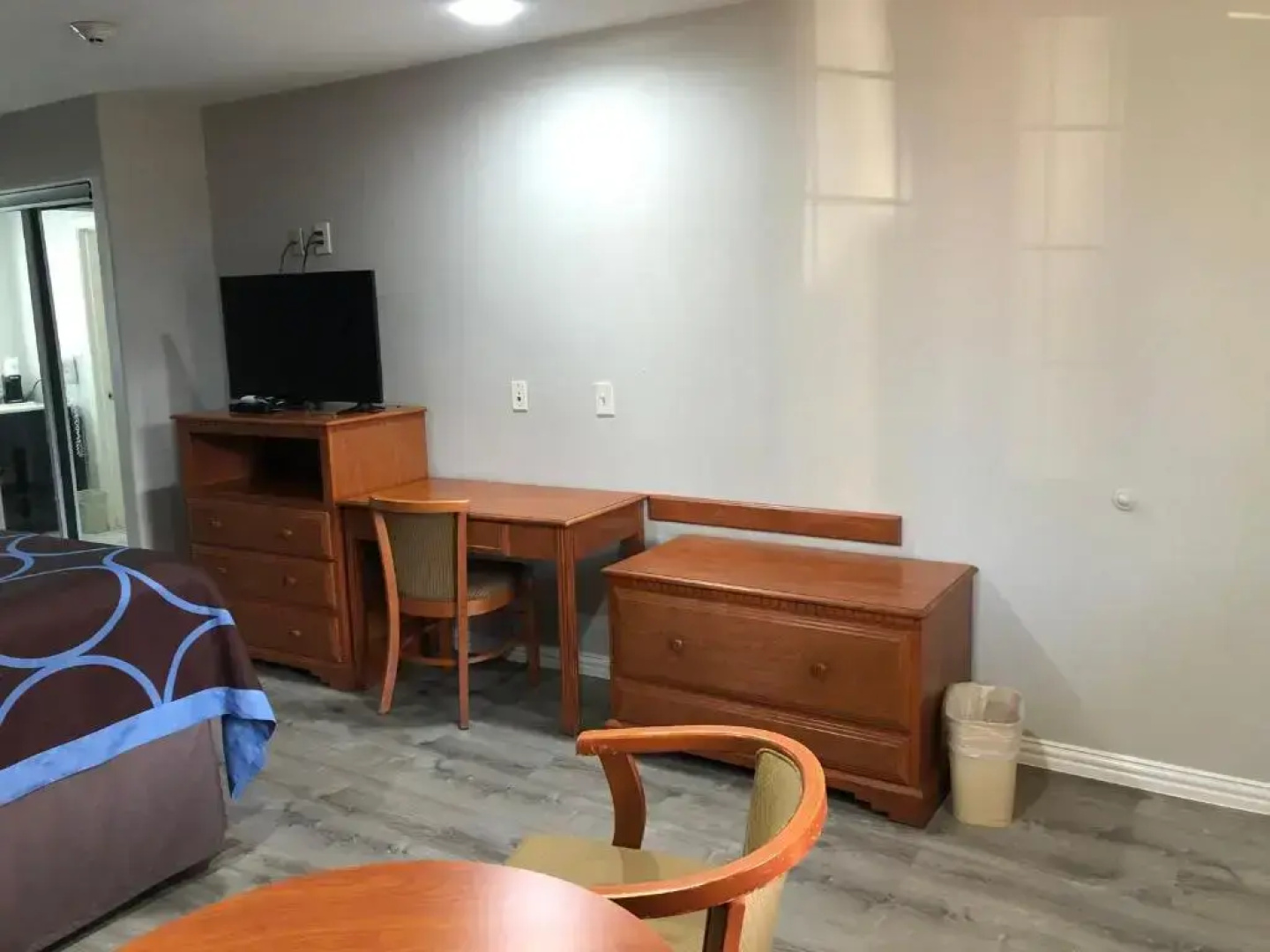 Diboll Inn & Suites