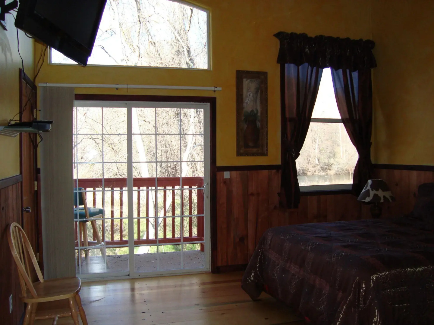 Sequoia Riverfront Cabins