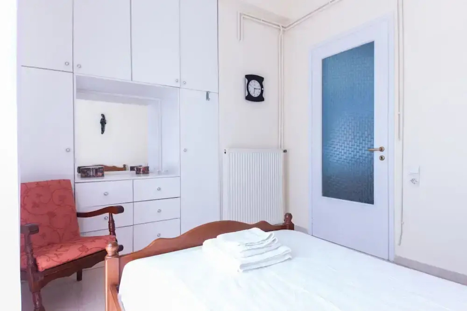 Spacious New apt w View in Agia Varvara