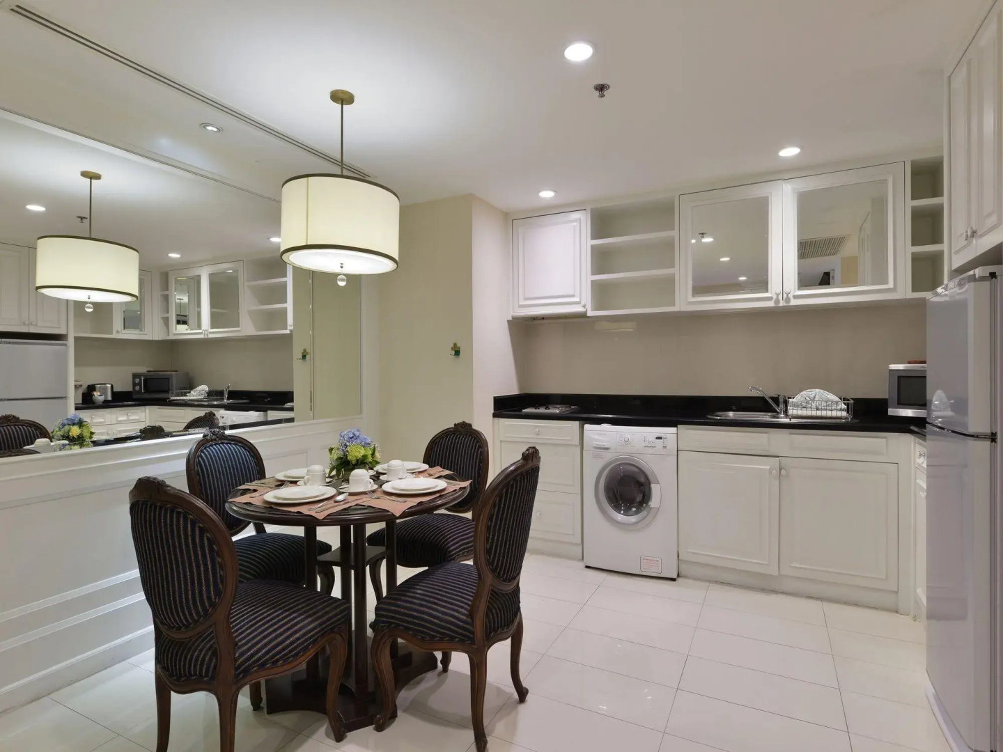 Отель Centre Point Silom