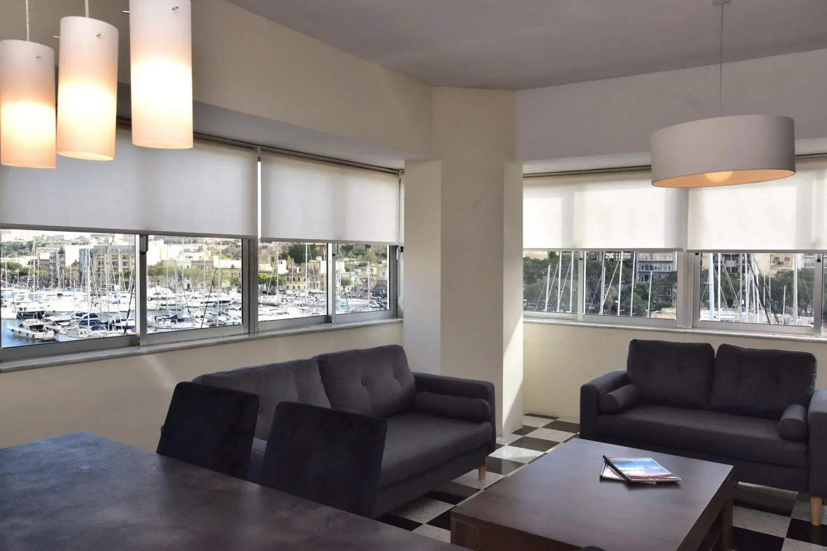 2 Bedroom, Bright & Central Top Floor Apartment - 5