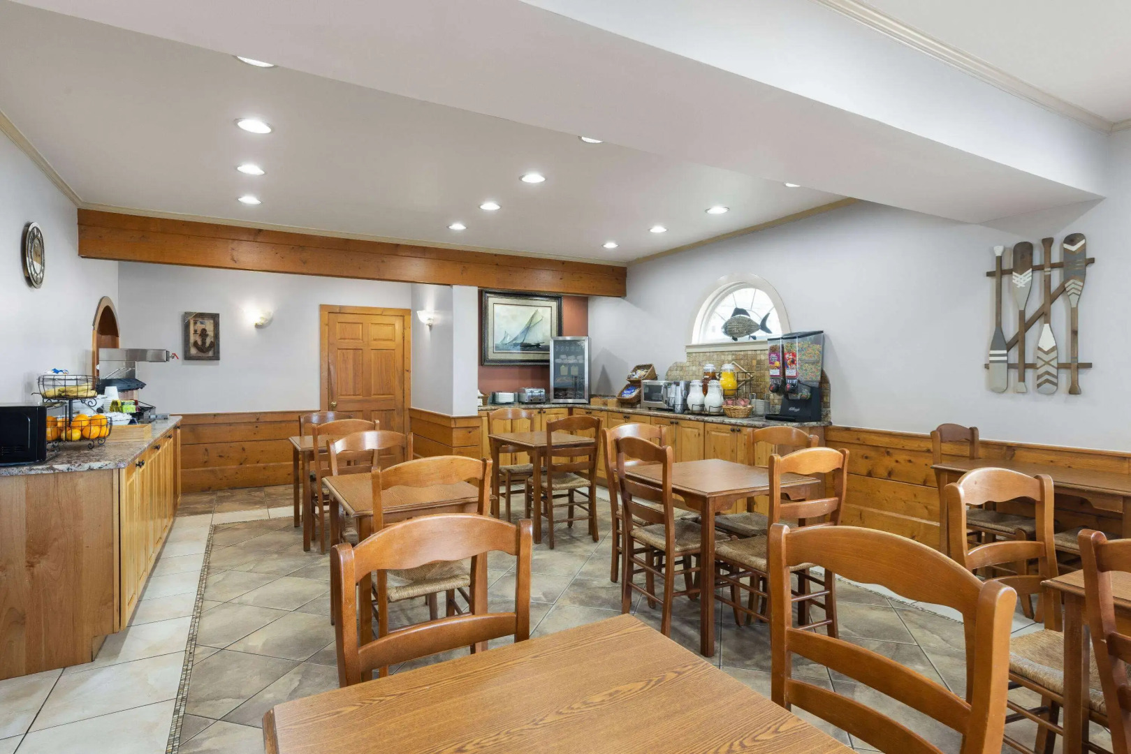 Days Inn by Wyndham Kill Devil Hills Oceanfront - Wilbur