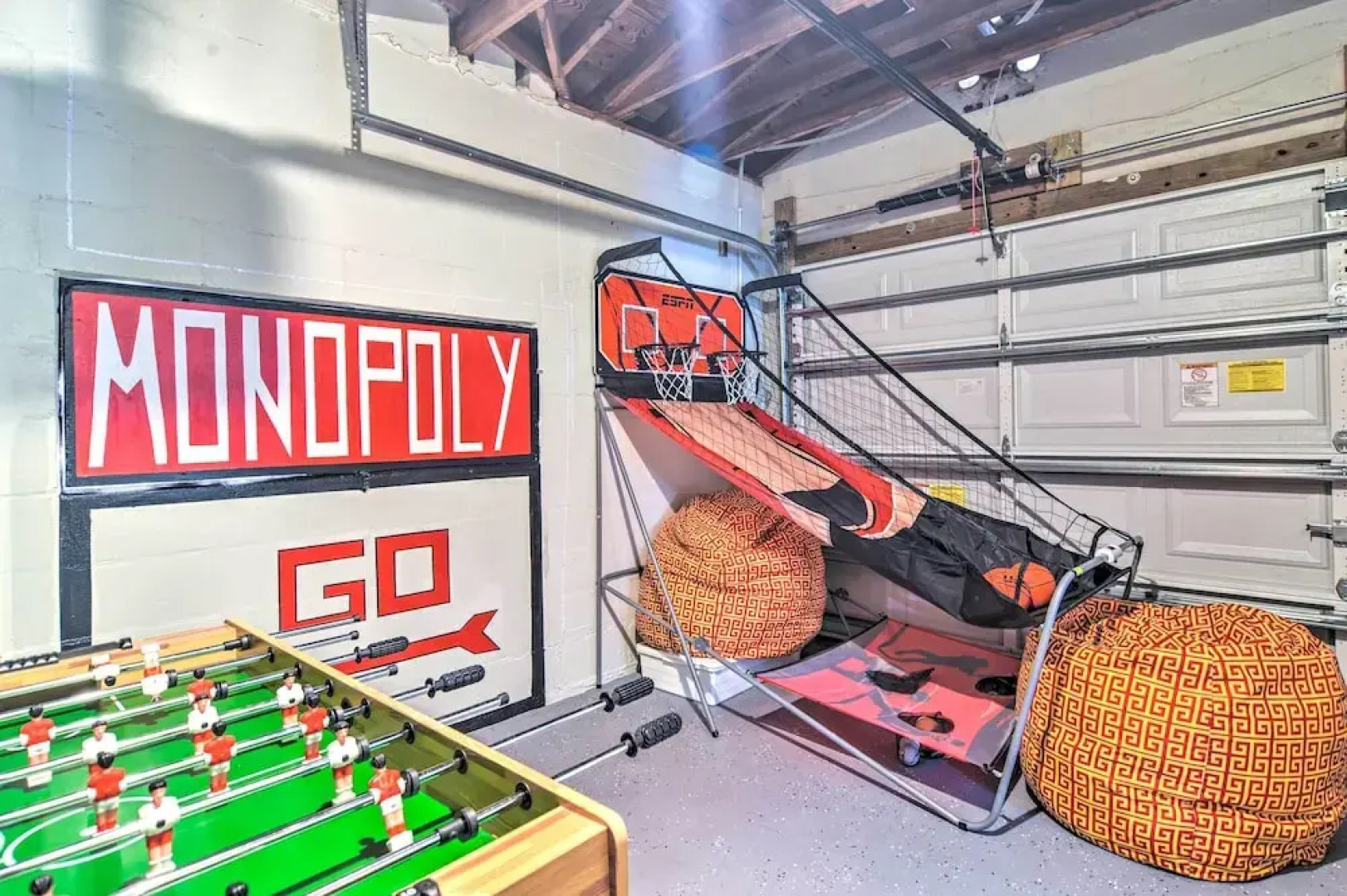 Family-friendly Clearwater Home w/ Game Room!