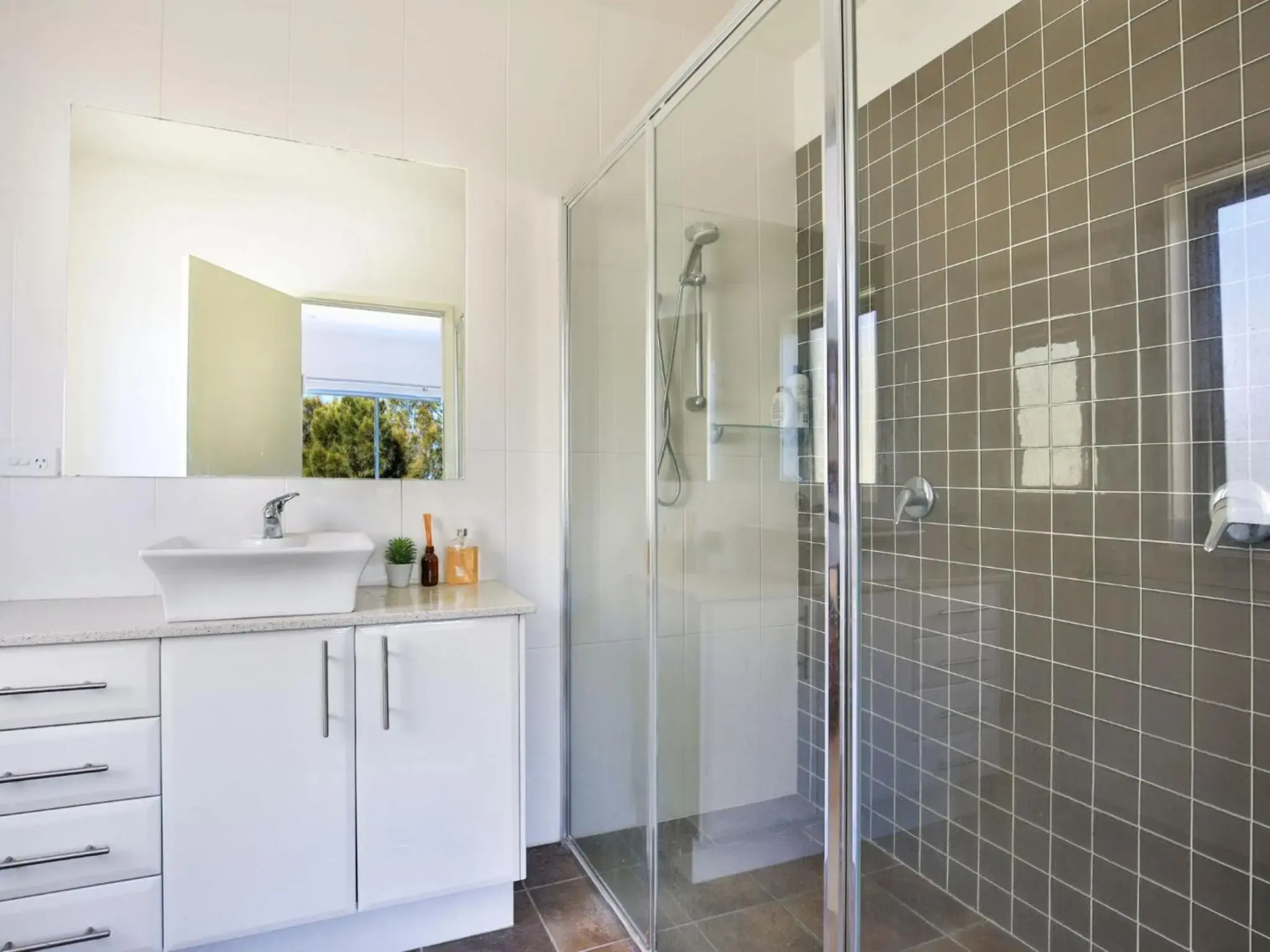 Thalassa I Pet Friendly I 2 Mins Walk to Beach