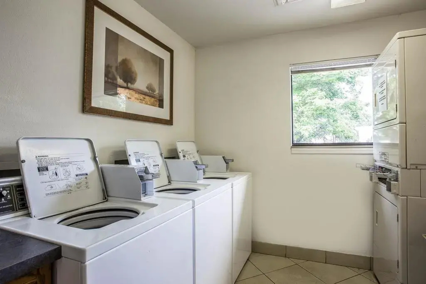 Cloverleaf Suites Columbia