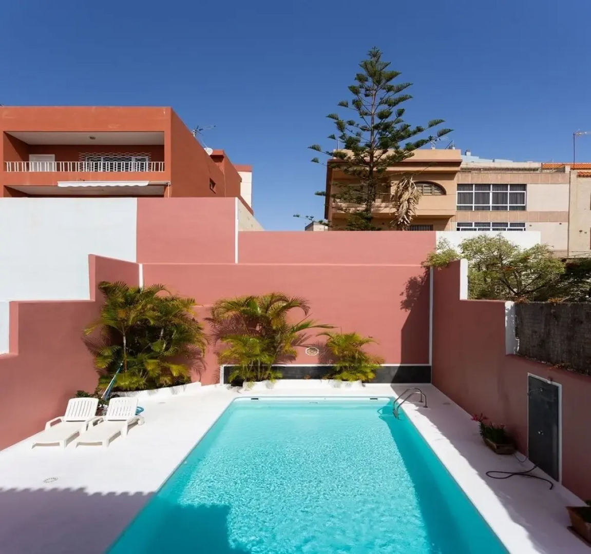 Live Santa Cruz House