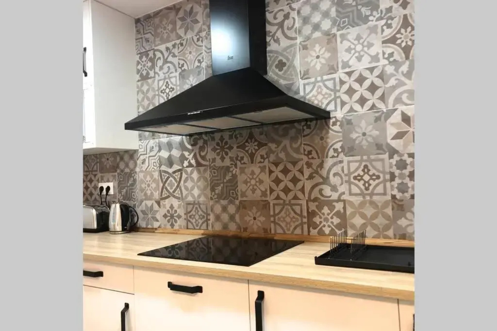 M5 Cool Terrace. Metro 1 min. Center 15' by metro