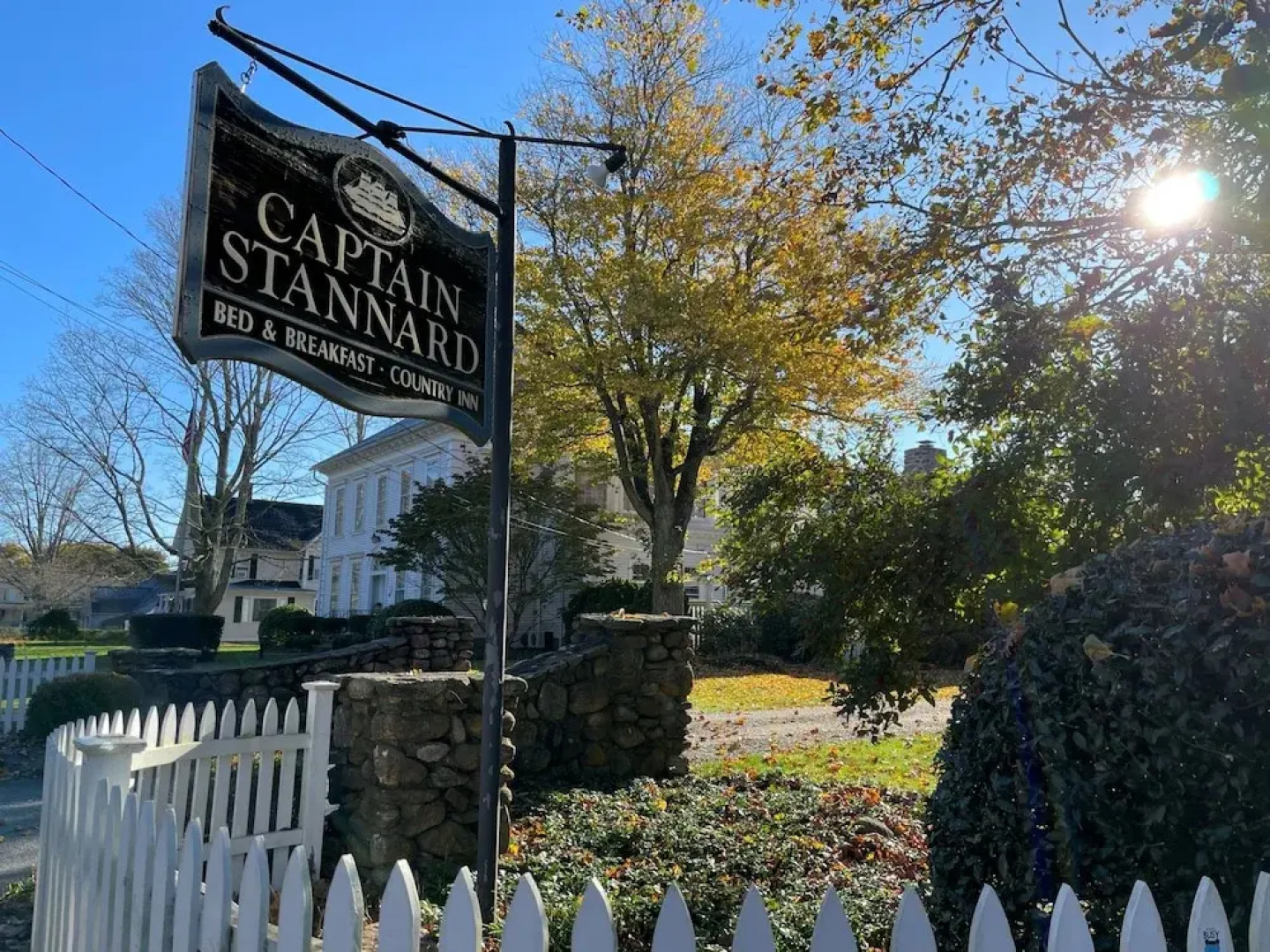 Captain Stannard House Bed and Breakfast Country Inn
