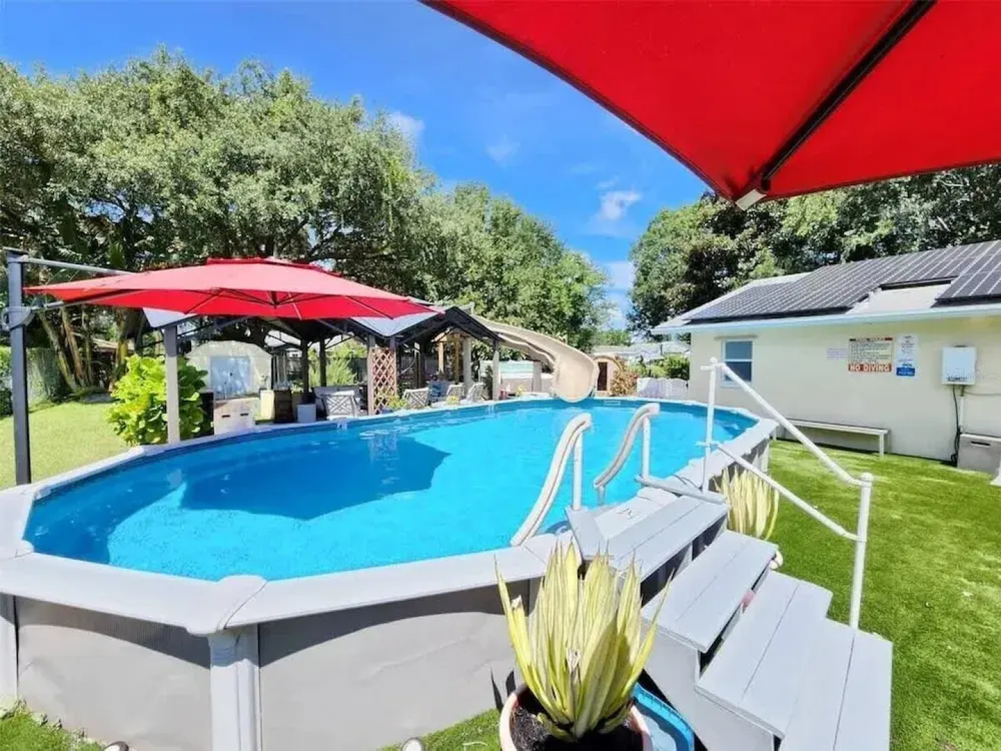 Heated Pool, Jacuzzi & Sauna! Tampa, FL
