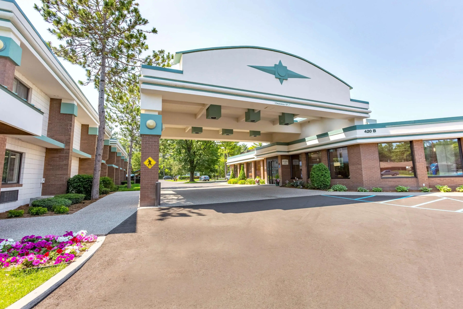 Country Inn & Suites by Radisson, Traverse City, MI