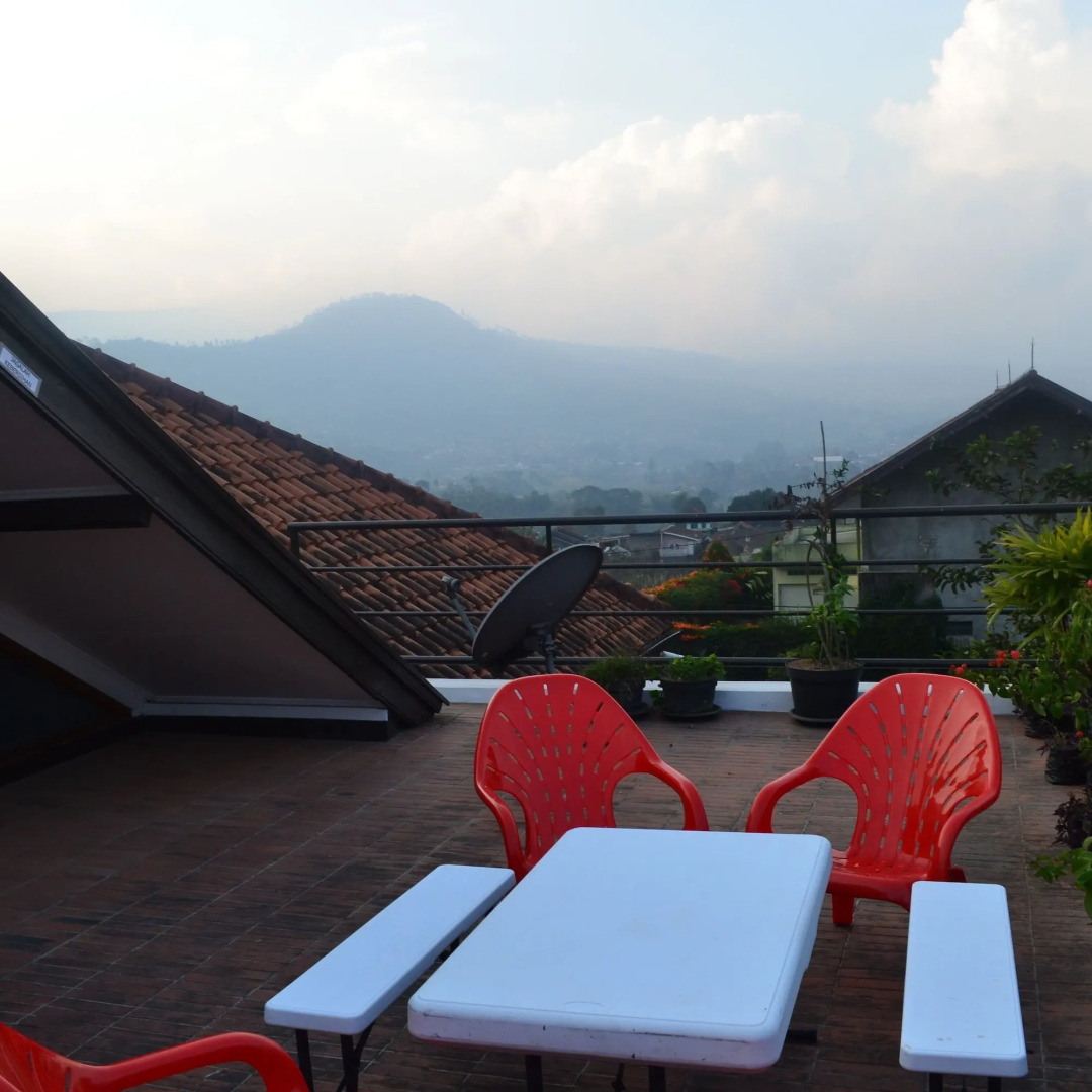 Vila Bunga Merah Gelatik