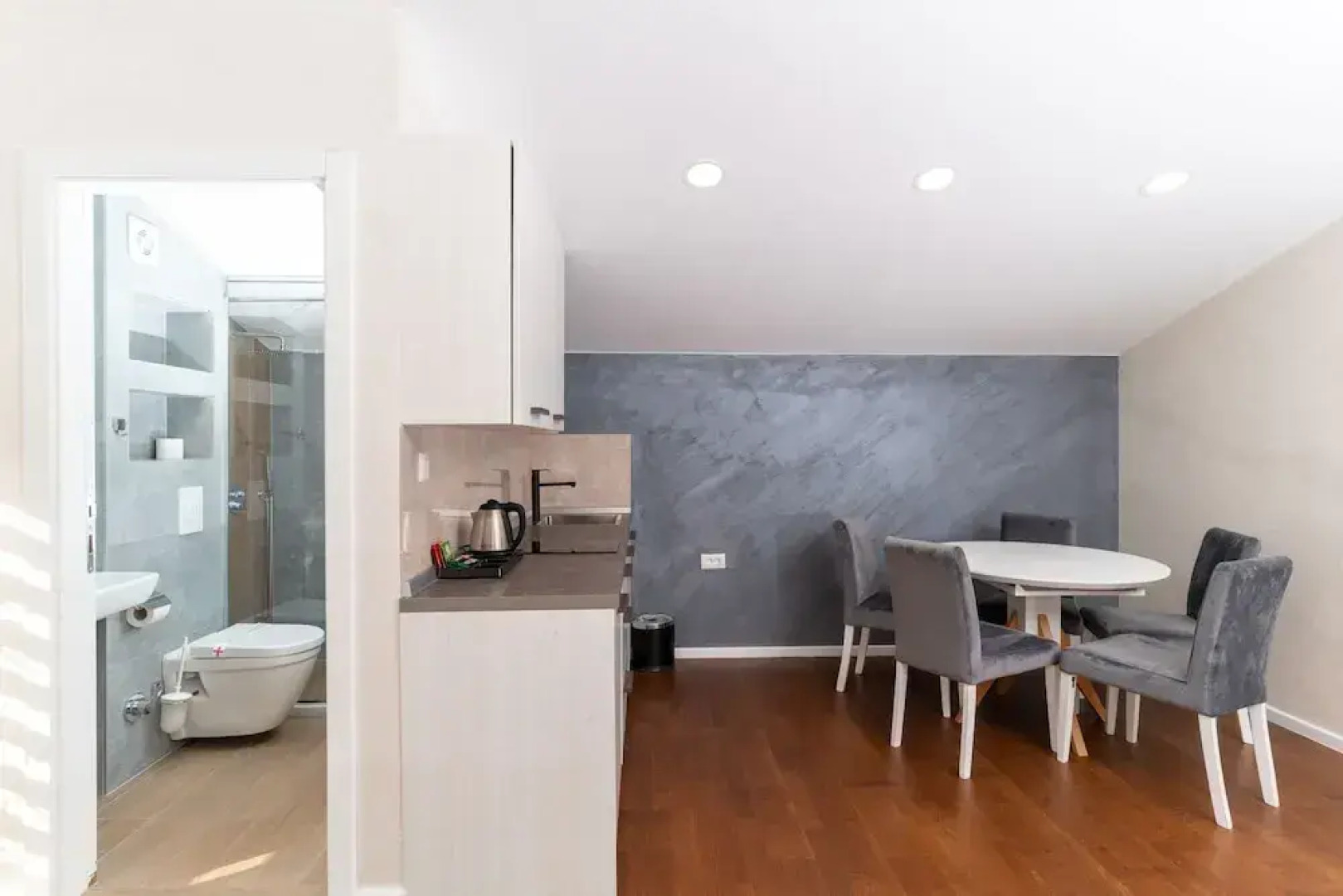 Ornament Hotel and Apartments