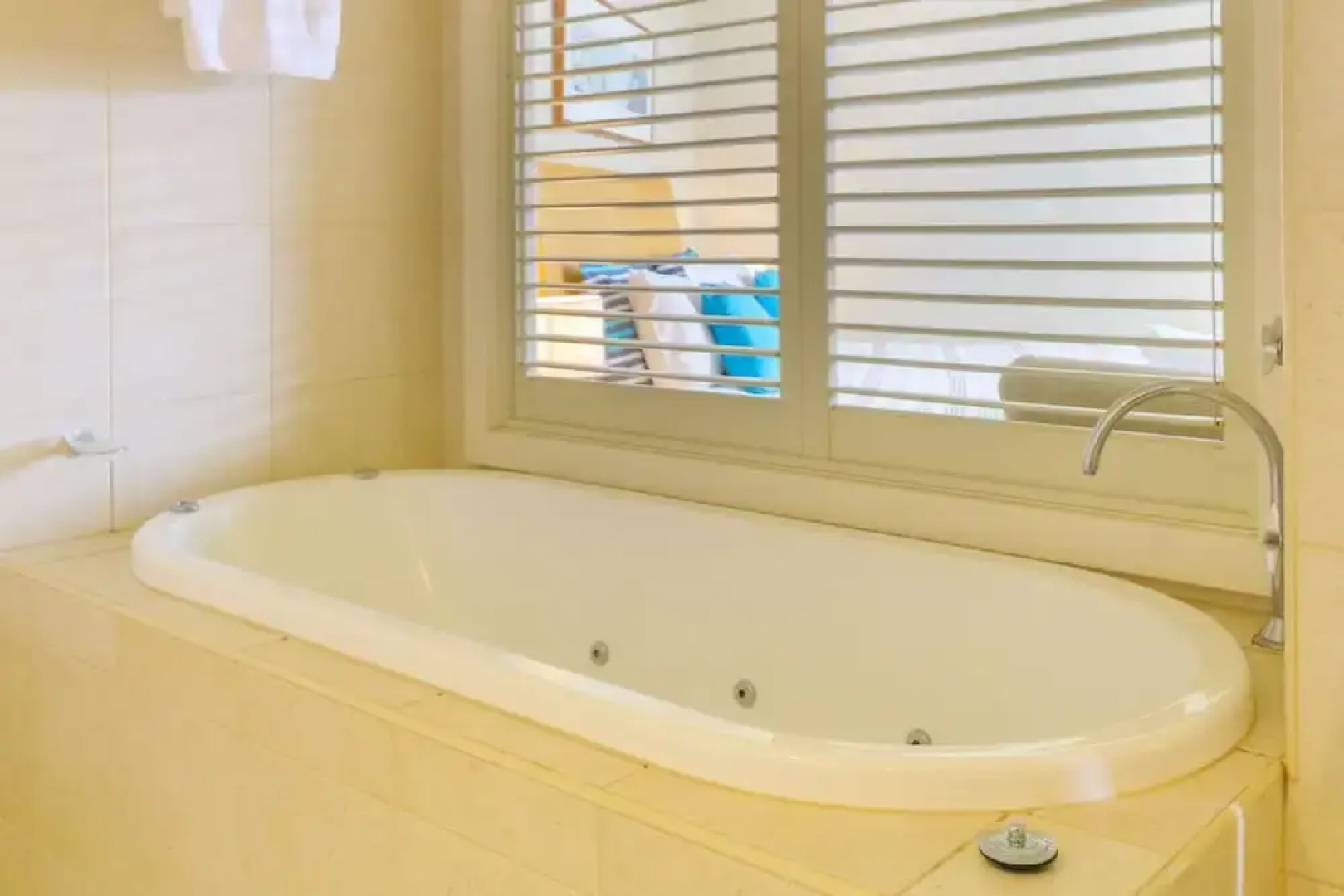 Amazing Ocean Views One Bedroom Spa Suite