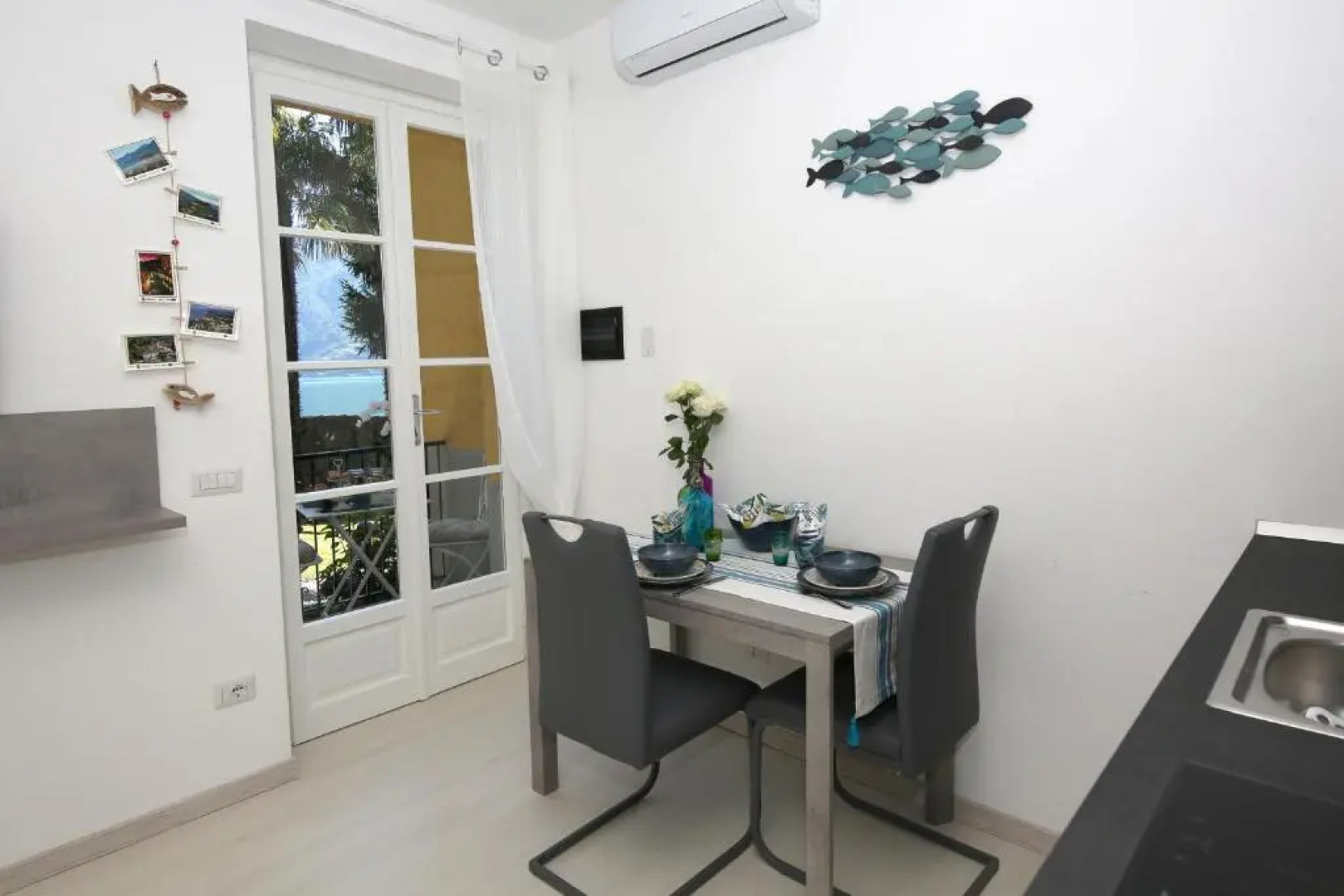 Apartment A lago, private beach and parking