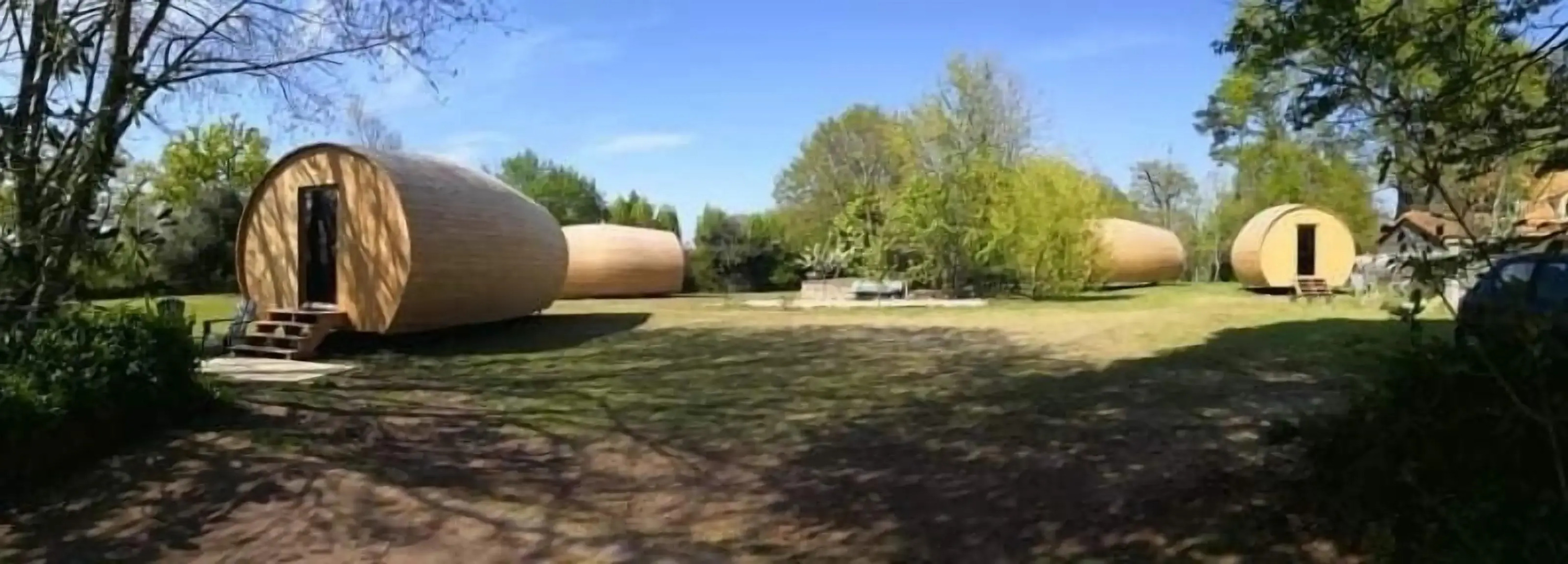 " village tonneaux de tirpoil "