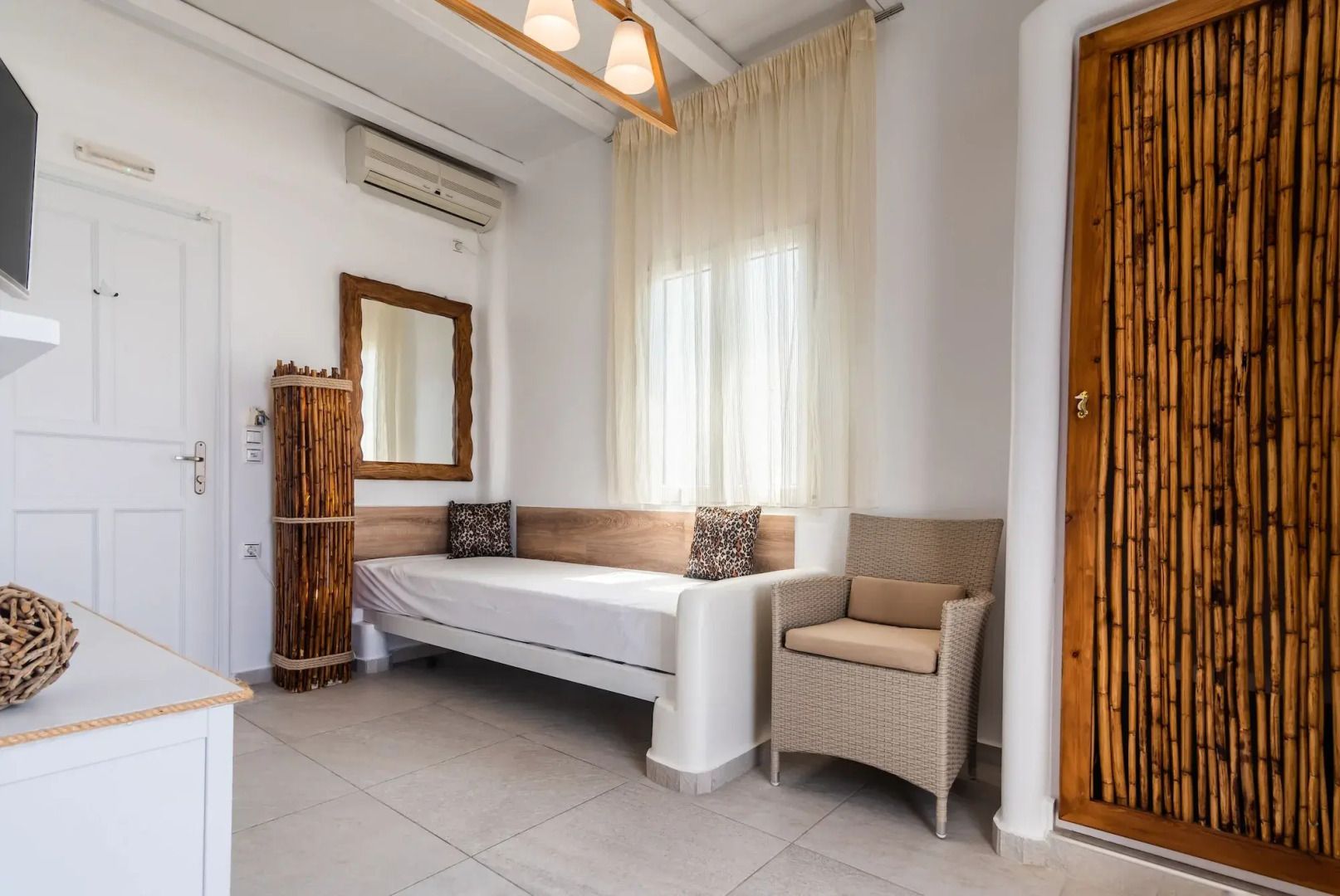 Niki Savvas Studio & Suites