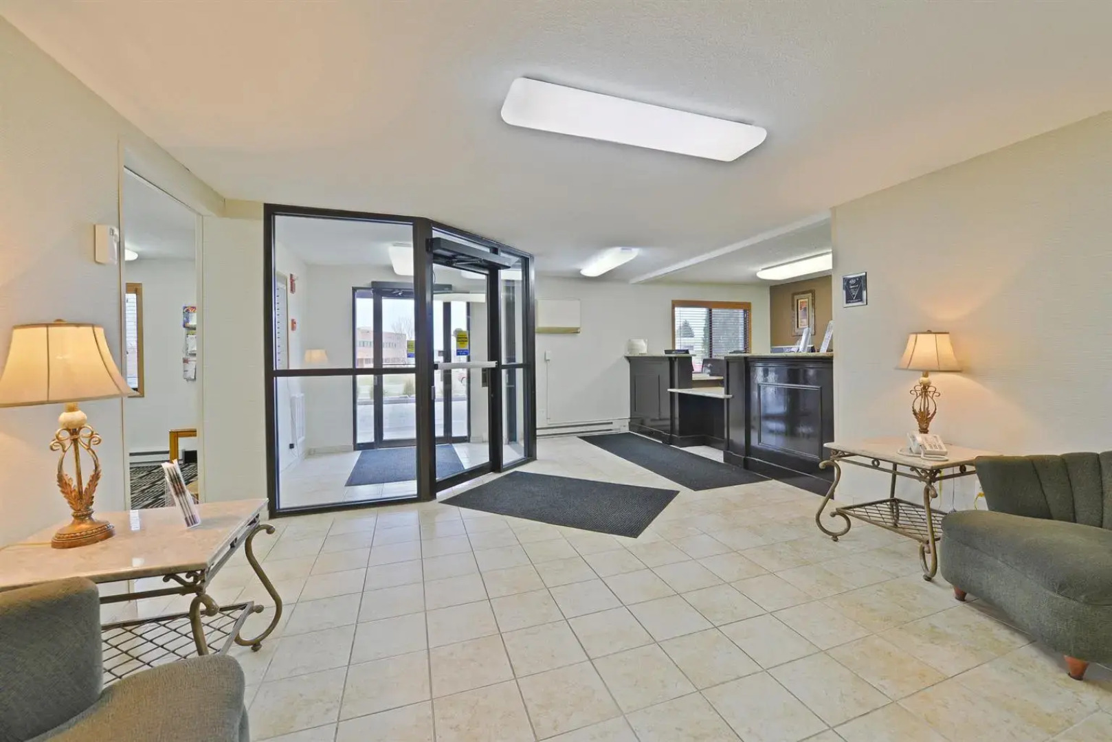 Americas Best Value Inn & Suites Bismarck