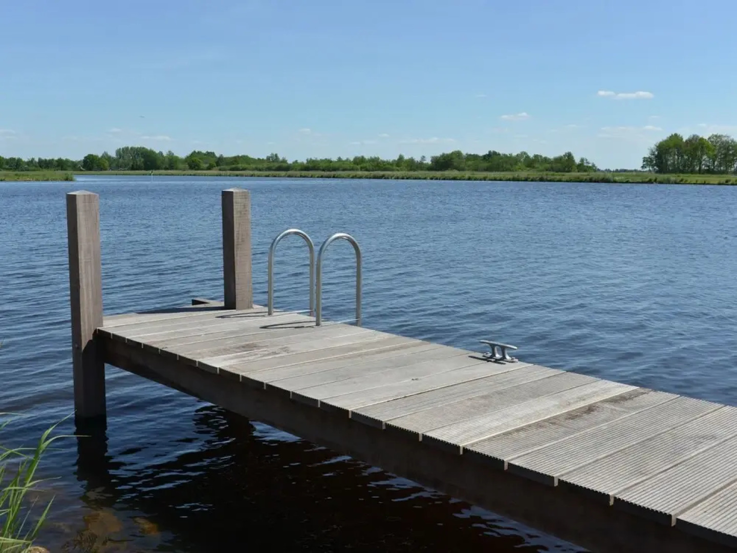 Modern House With a Jetty, Located in Beautiful Giethoorn