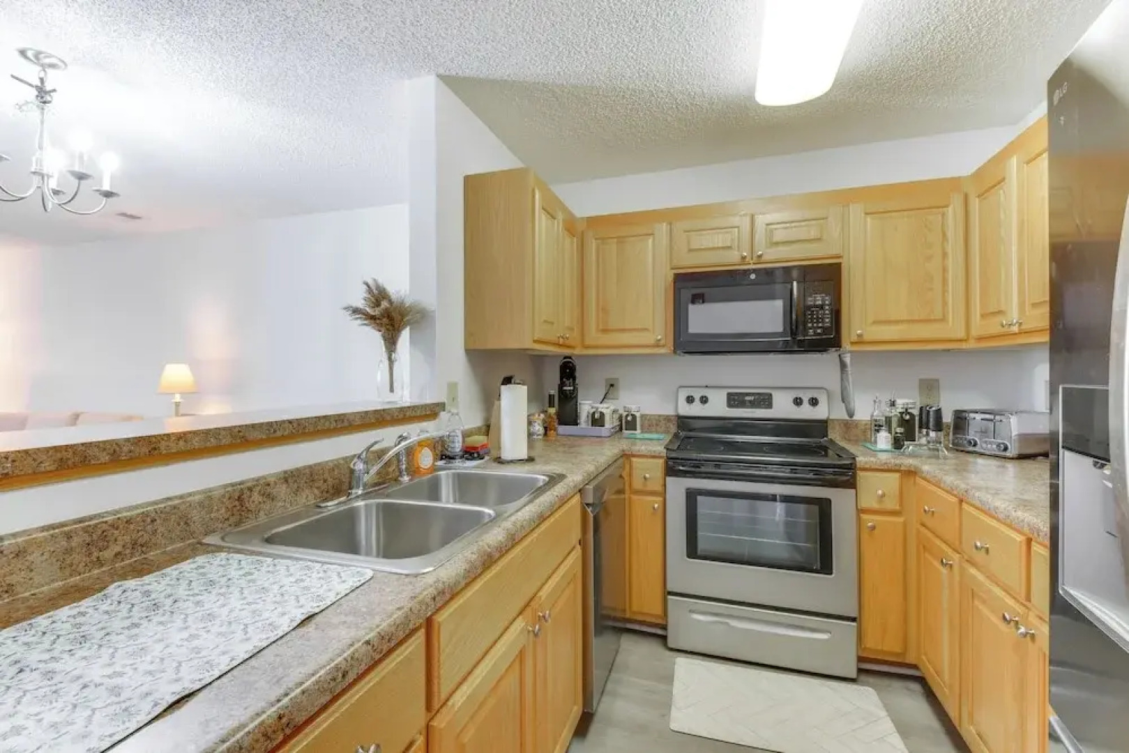 Scenic Outdoor Space: Lake Keowee Retreat!