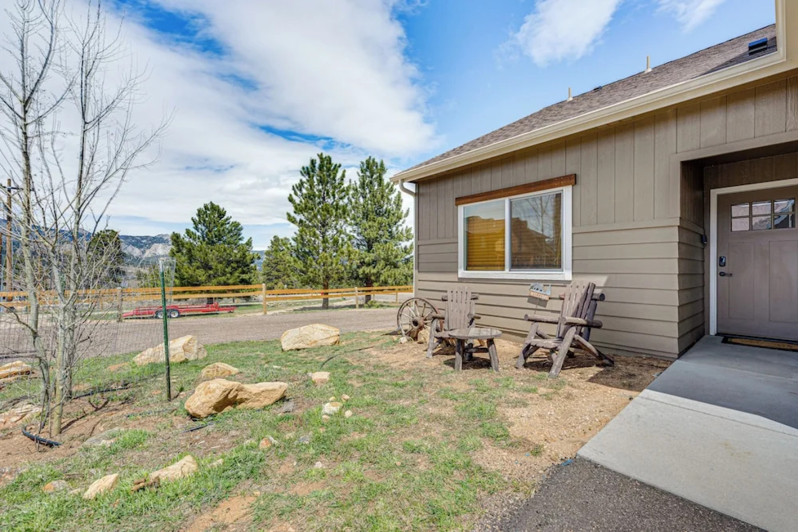 Newly Built Estes Park Townhome, 2 Miles to Rmnp!