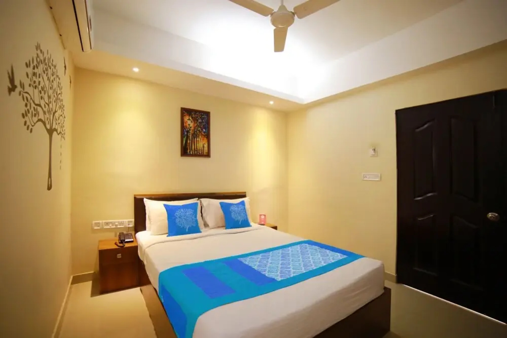 OYO 2300 Hotel The Platinum Inn