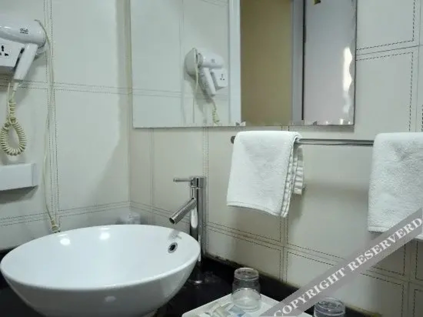 Dengfeng Yibaiyuan Hotel