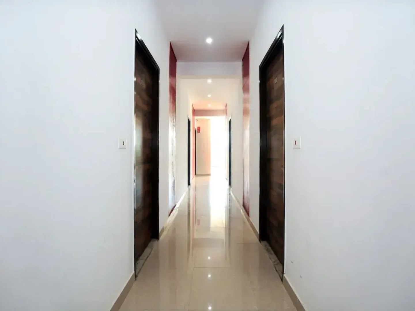 OYO 9049 Pearl Grand