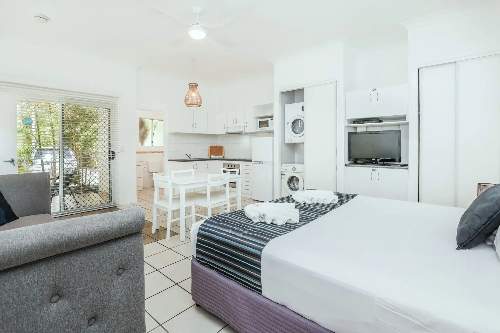 Sandcastles 1770 Motel & Resort