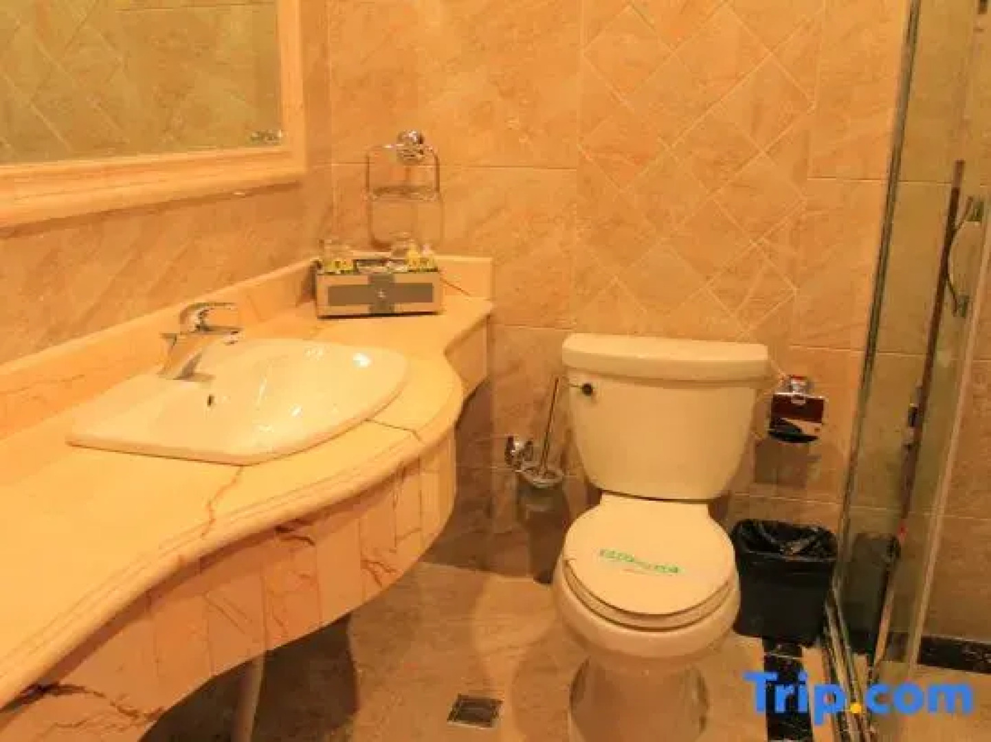 Yinlong International Hotel