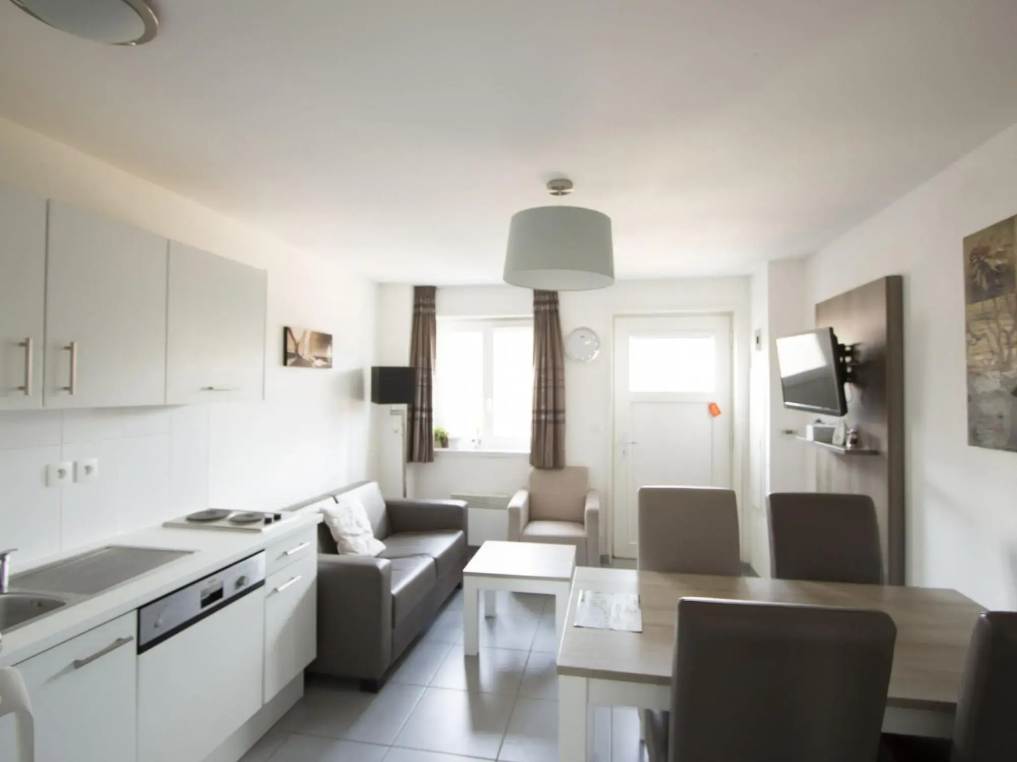 Modern apartment with dishwasher, beach at only 500 m.