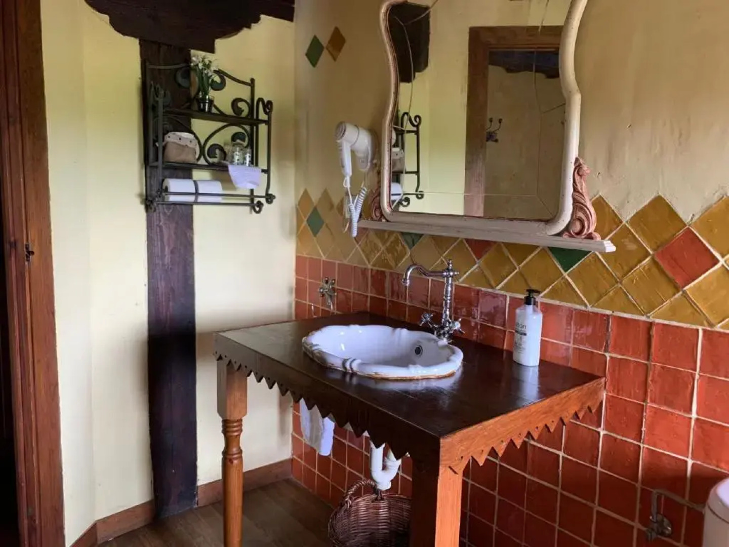 El Espesedo de Cabárceno, Casa rural