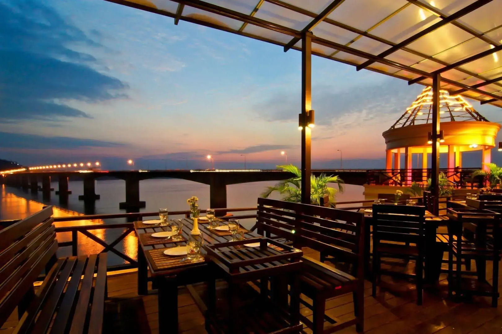 Champasak Grand Hotel