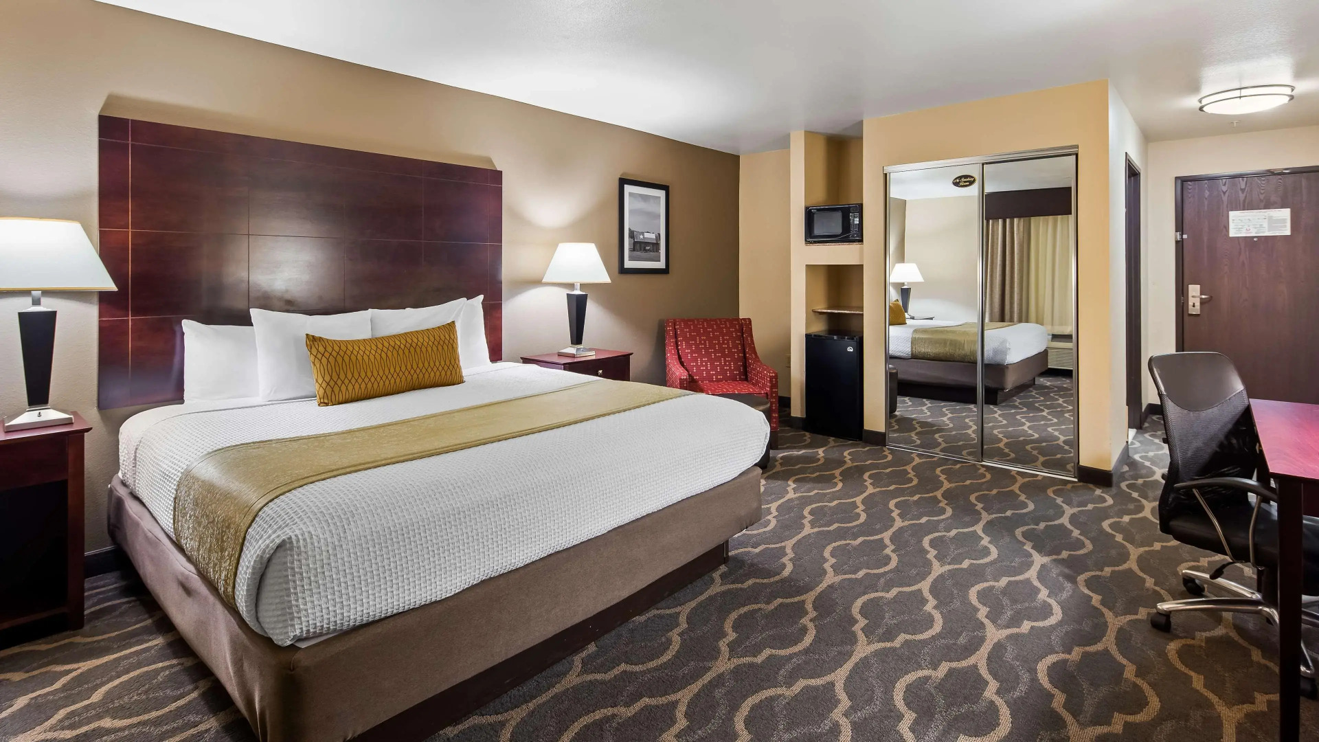 Best Western Plus Burleson Inn & Suites