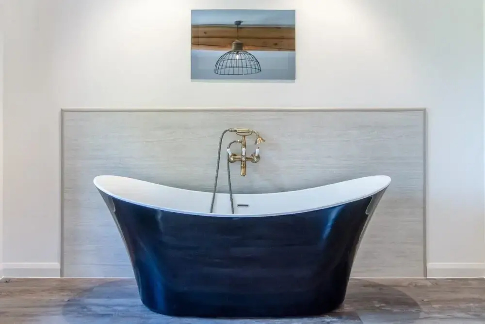 Magnolia, Kingfishers