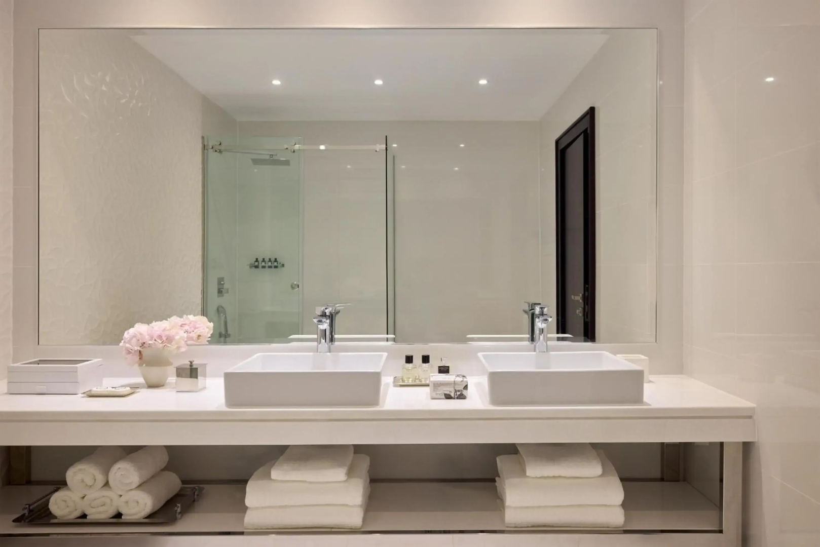 Отель Pomegranate Wellness Spa