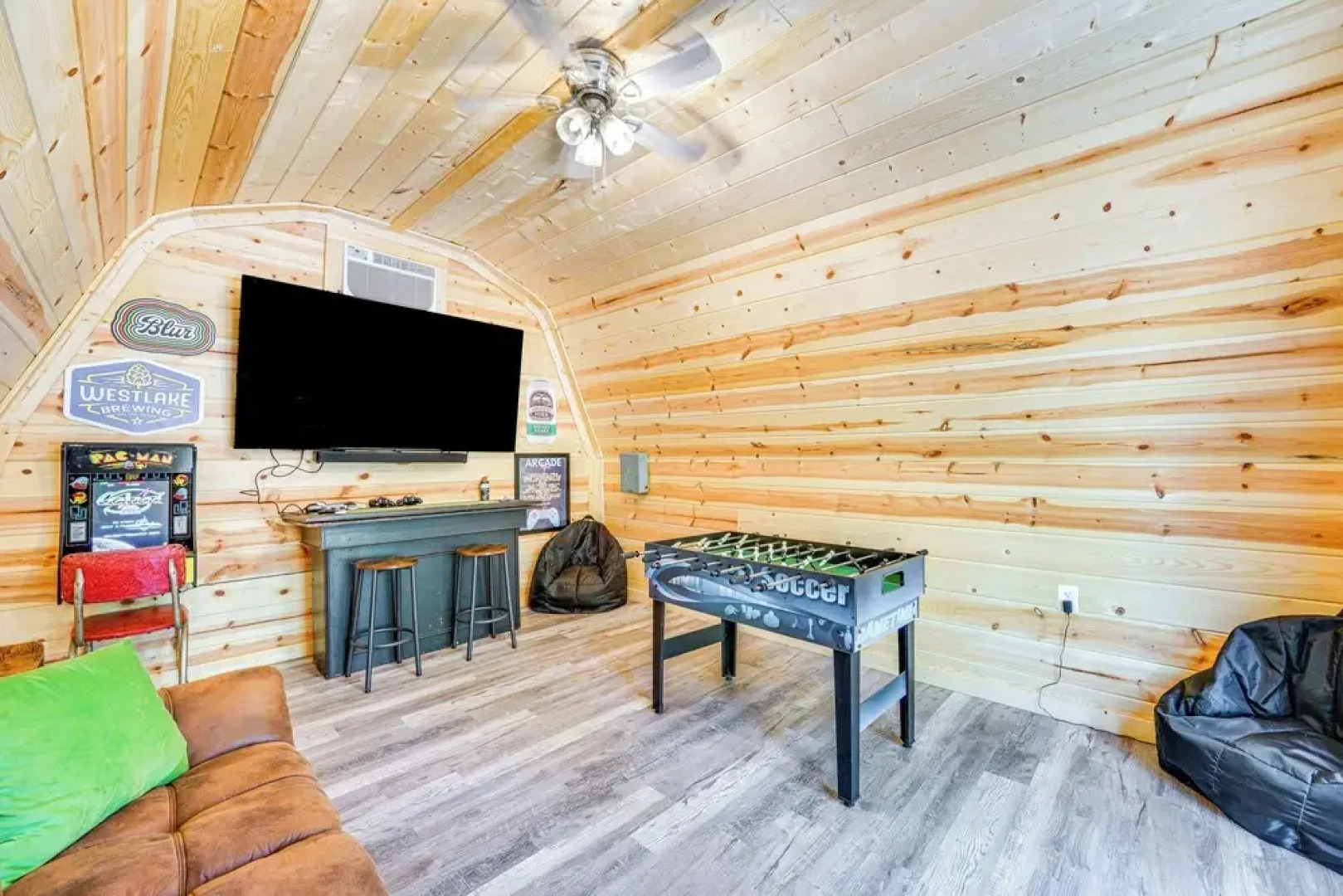 Broken Bow Cabin w/ Hot Tub + Game Room!
