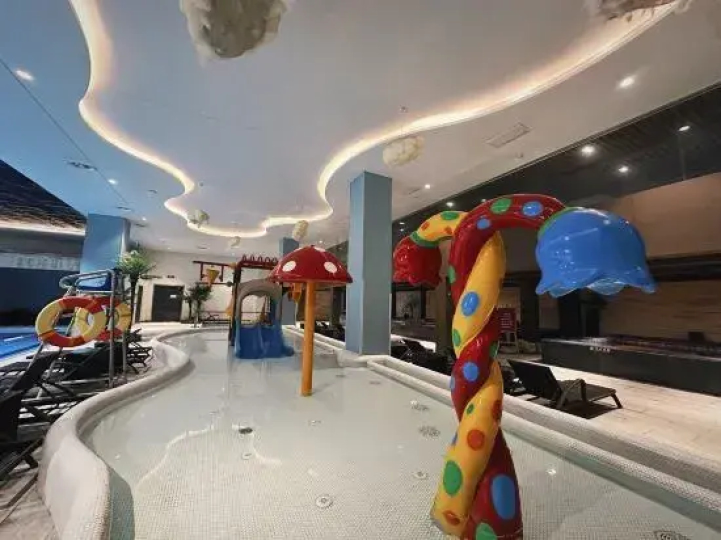 Yuxian Zixuan International Hotel