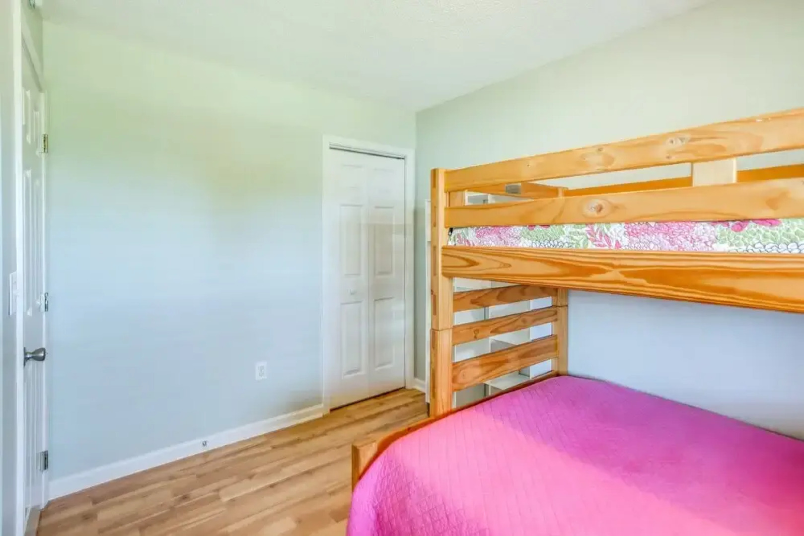 Steps to Beach: Surf City Vacation Rental!