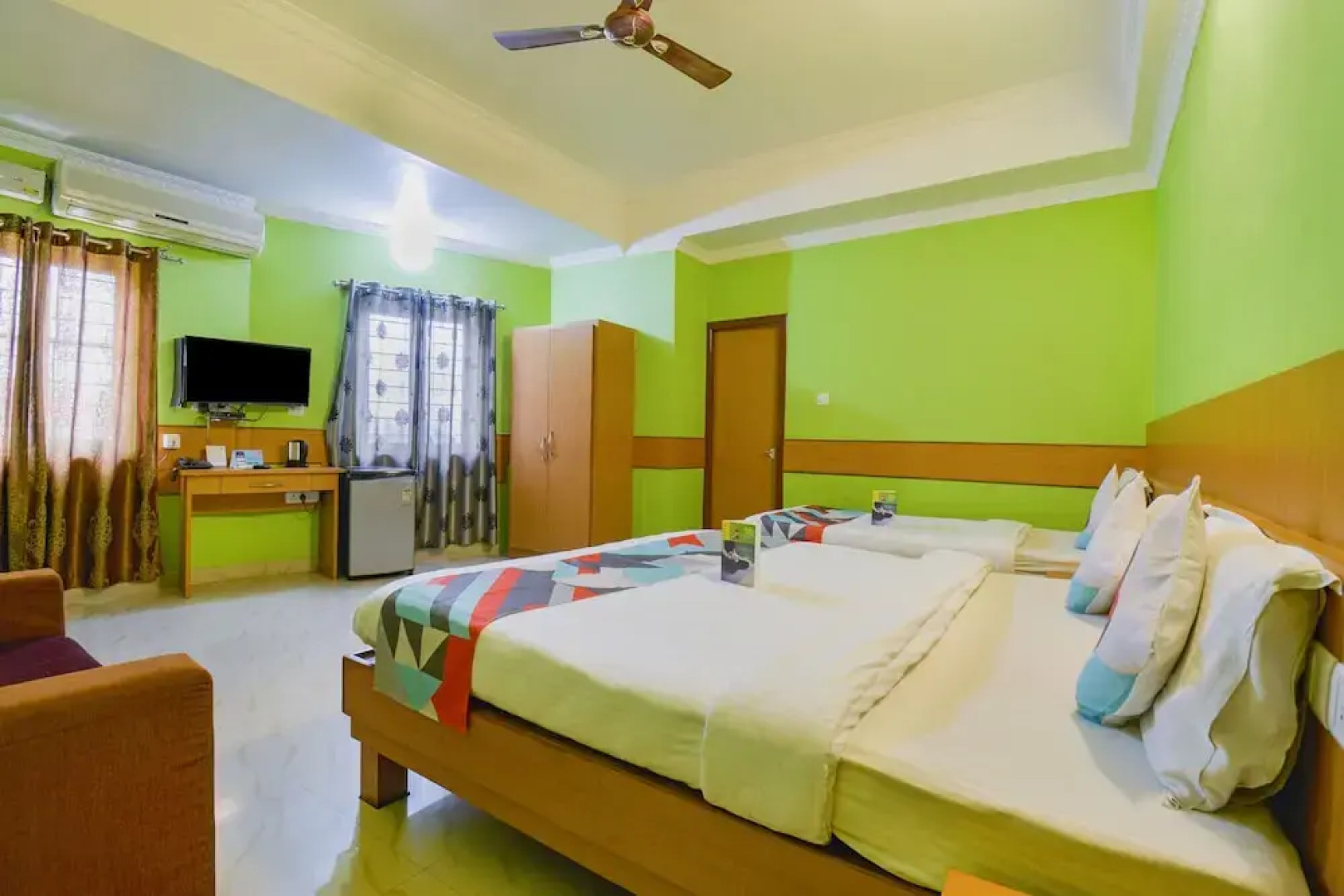 OYO 7570 Near KSRTC Bus Stand