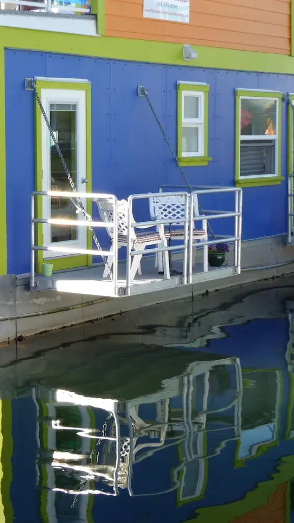 A Float Home B&B in Fisherman’s Wharf