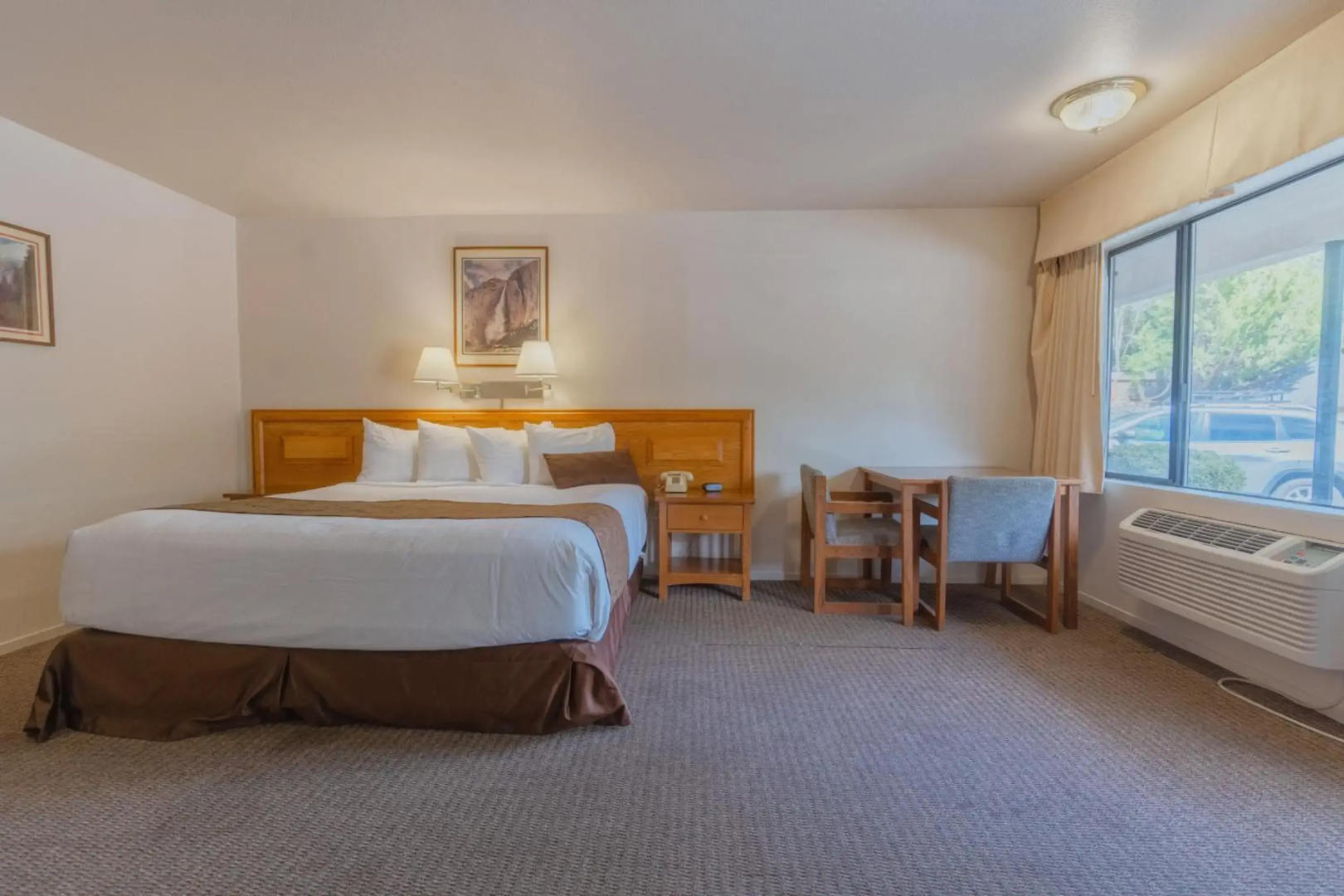 Mariposa Lodge